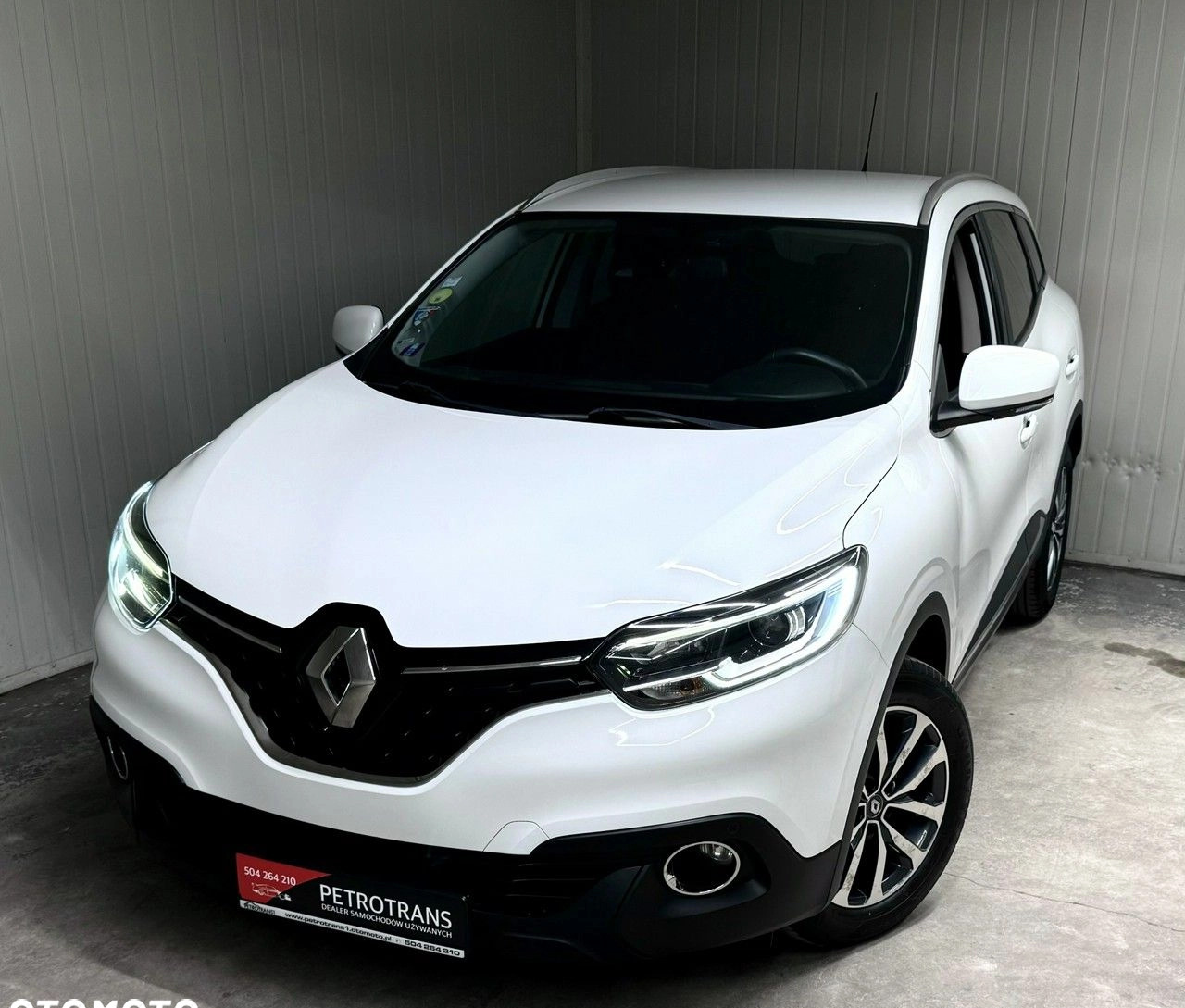 Renault Kadjar cena 52900 przebieg: 194000, rok produkcji 2016 z Pionki małe 742